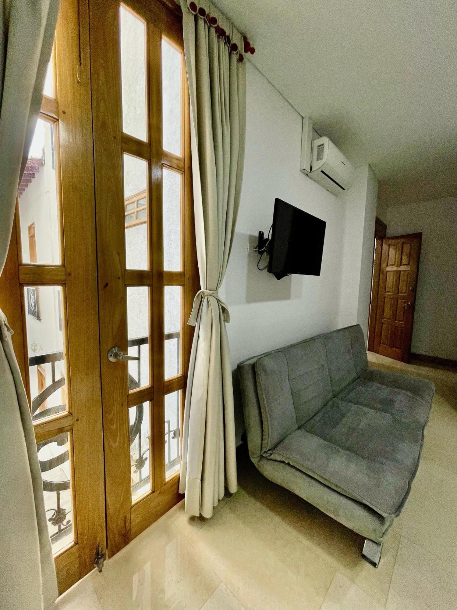 Hotel Cattaleya City Кали Экстерьер фото