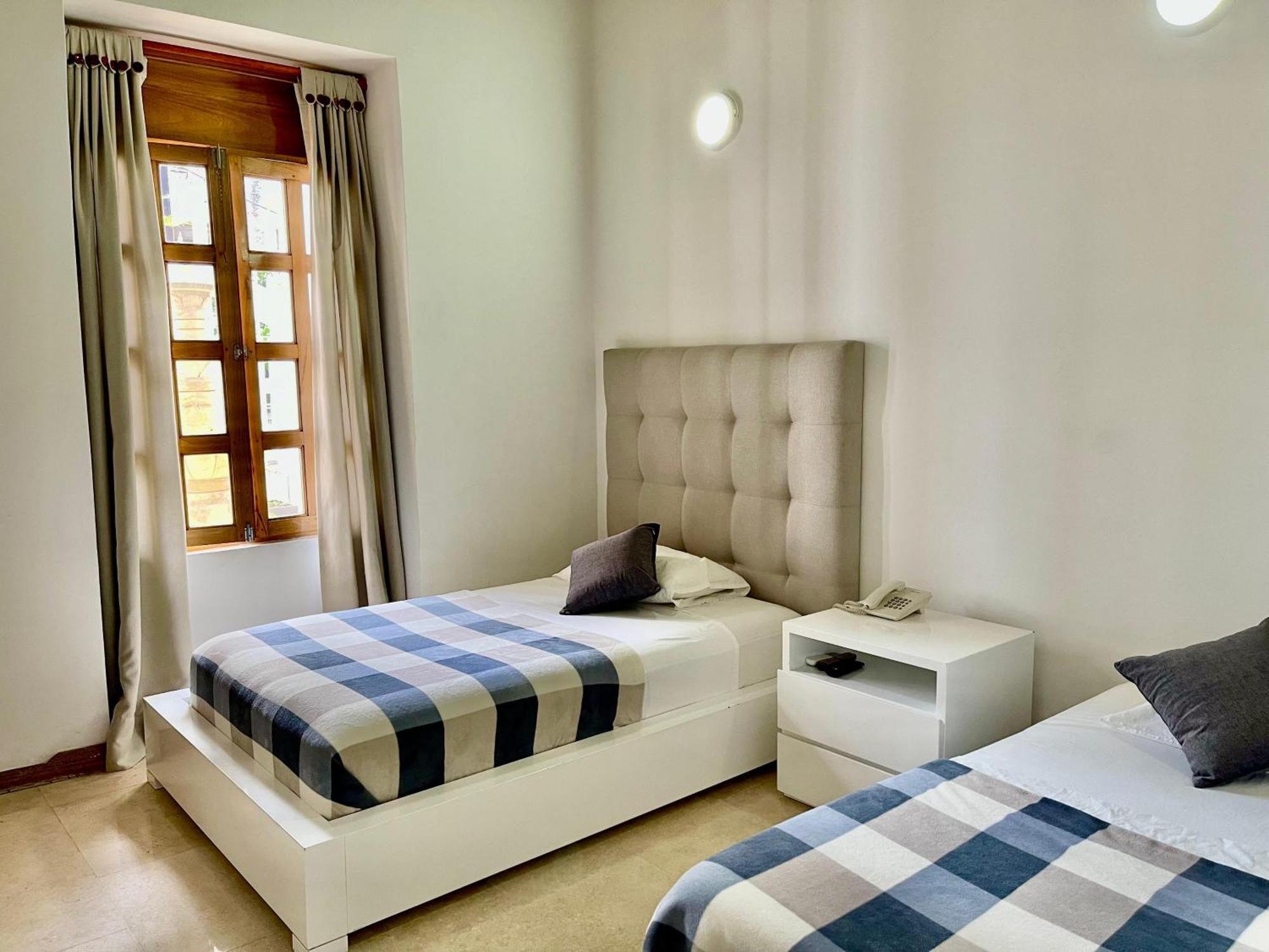 Hotel Cattaleya City Кали Экстерьер фото